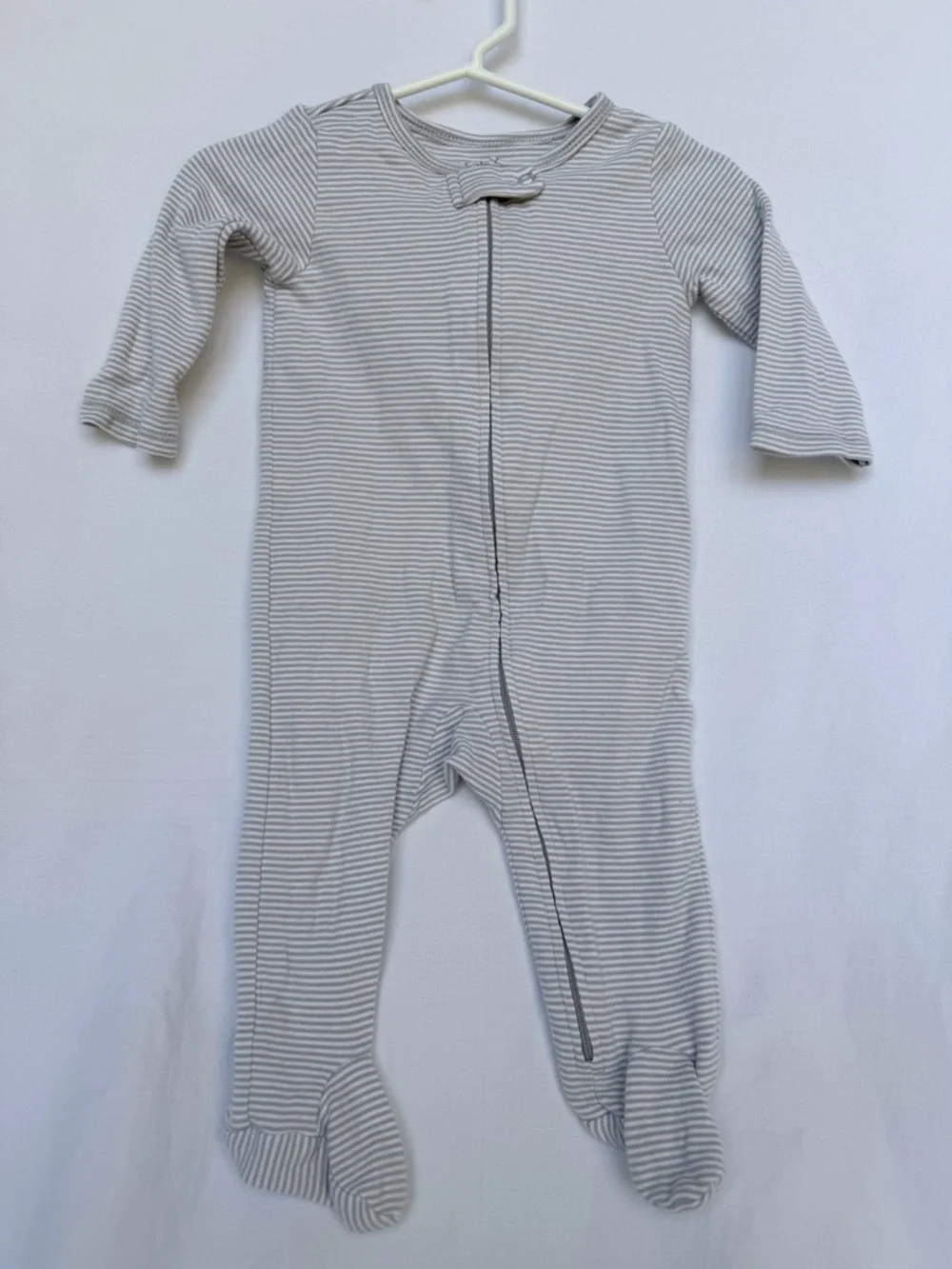3-6 MTH Neutral Gray Stripe Footed Baby One-Piece Zipper Romper
